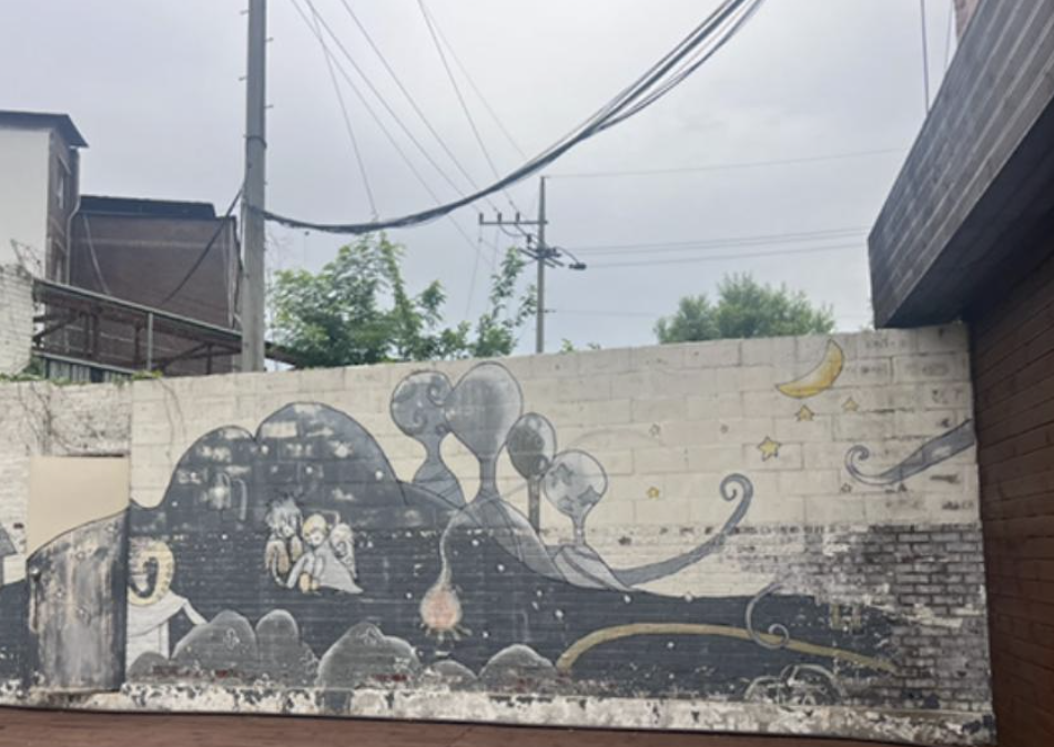 Painting tribute for mental health: A painting outside Somang and Hyundai Hospital in South Korea Fiore Chung '26 visited, dedicated to autism awareness.